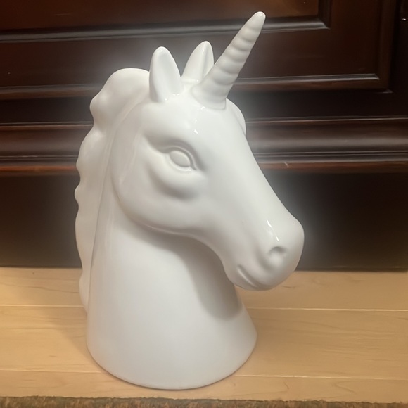 Unicorn Piggy Bank - Picture 2 of 4